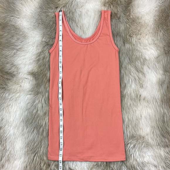 Morgan Stewart Sport Sleeveless Scoop Neck Tank Top, Small - Picture 7 of 10